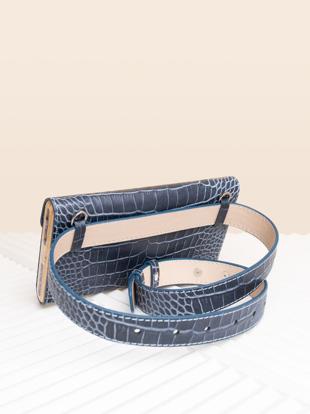 Essence Blue Graphite Croco