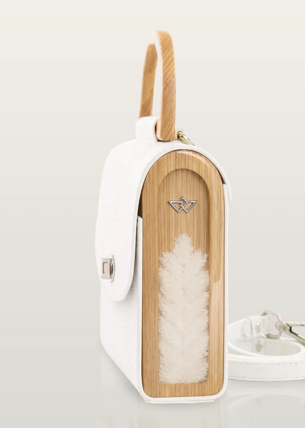 أورورا أبيض سفّيانو