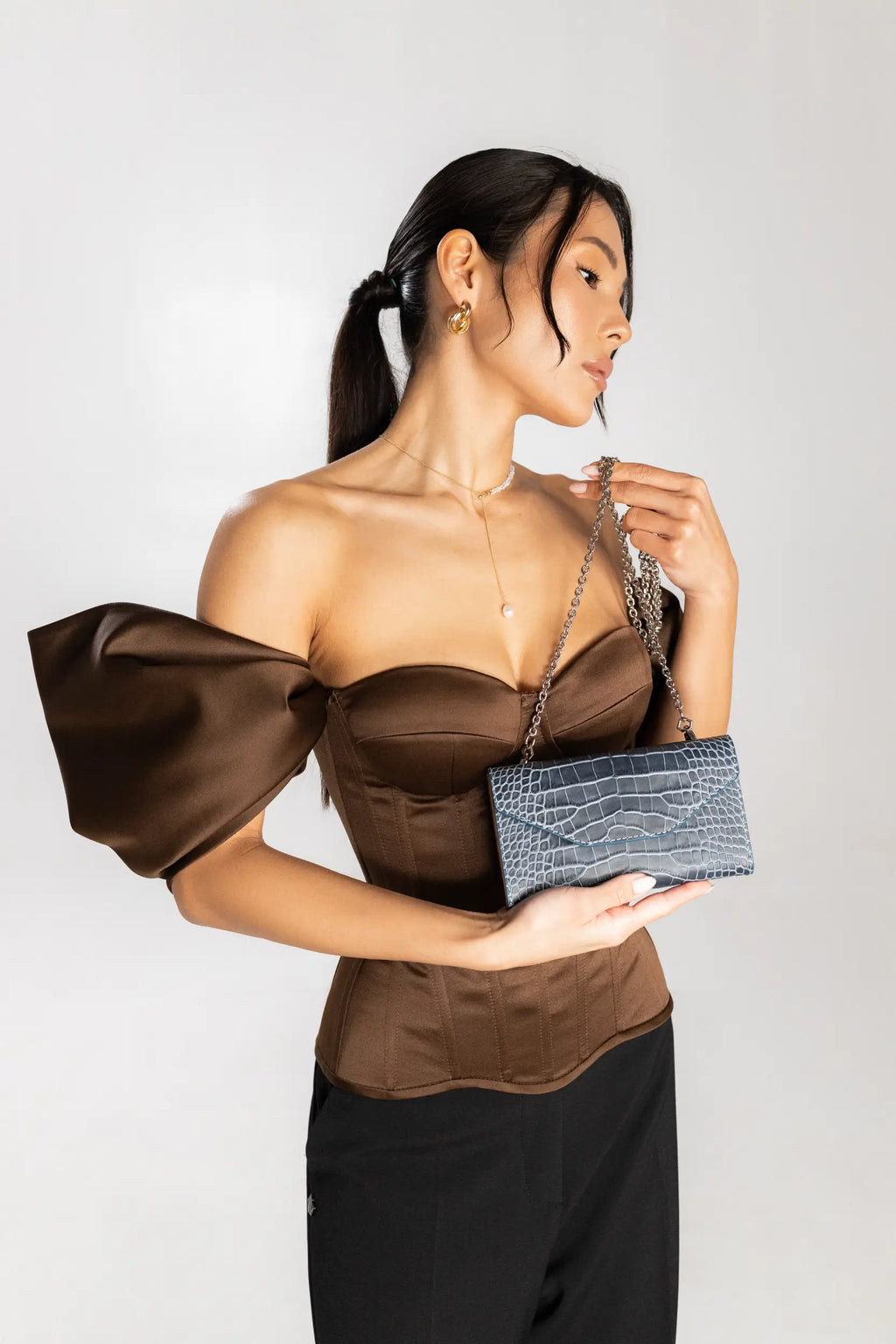 Essence Blue Graphite Croco