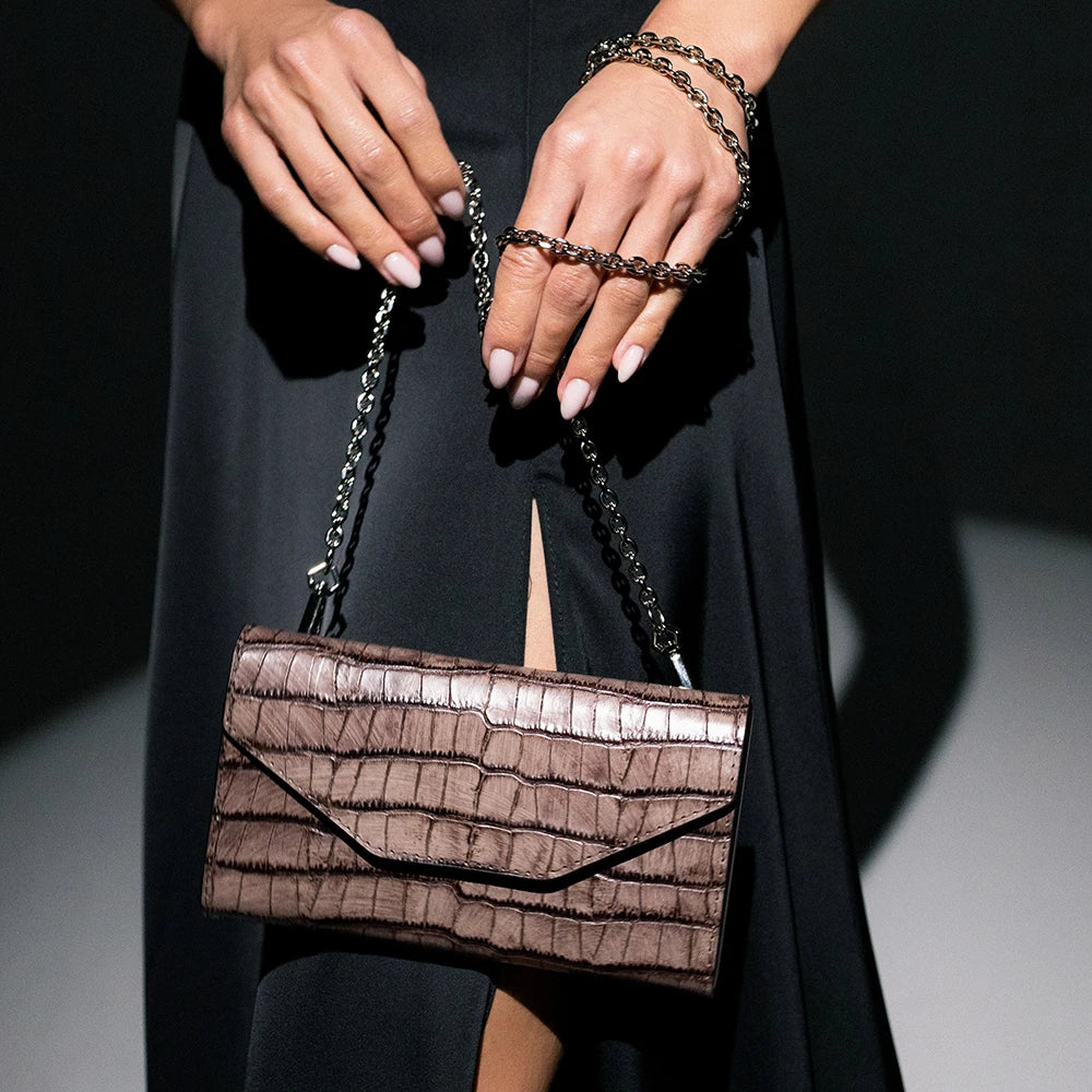 Essence Deep Brown Croco