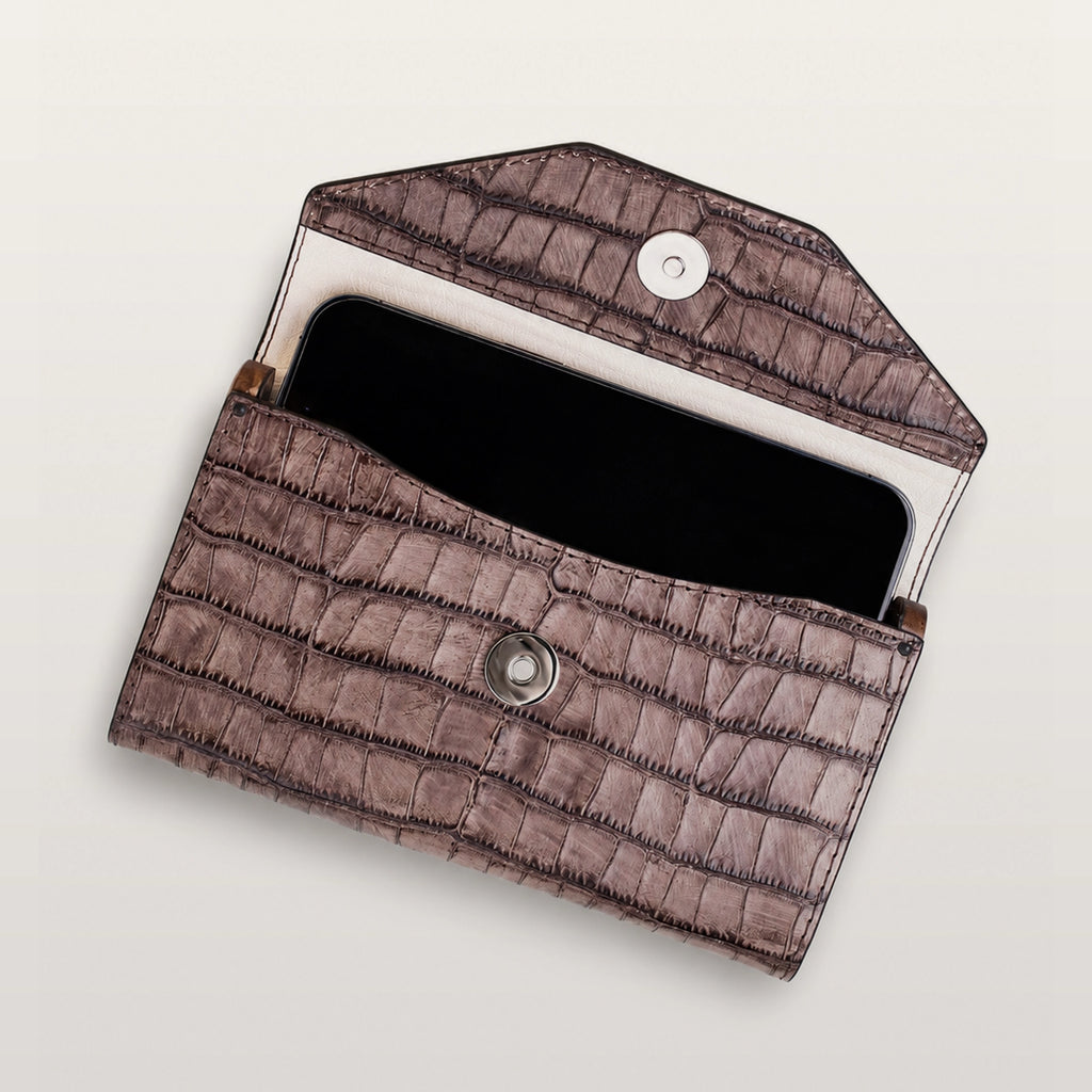 Essence Deep Brown Croco