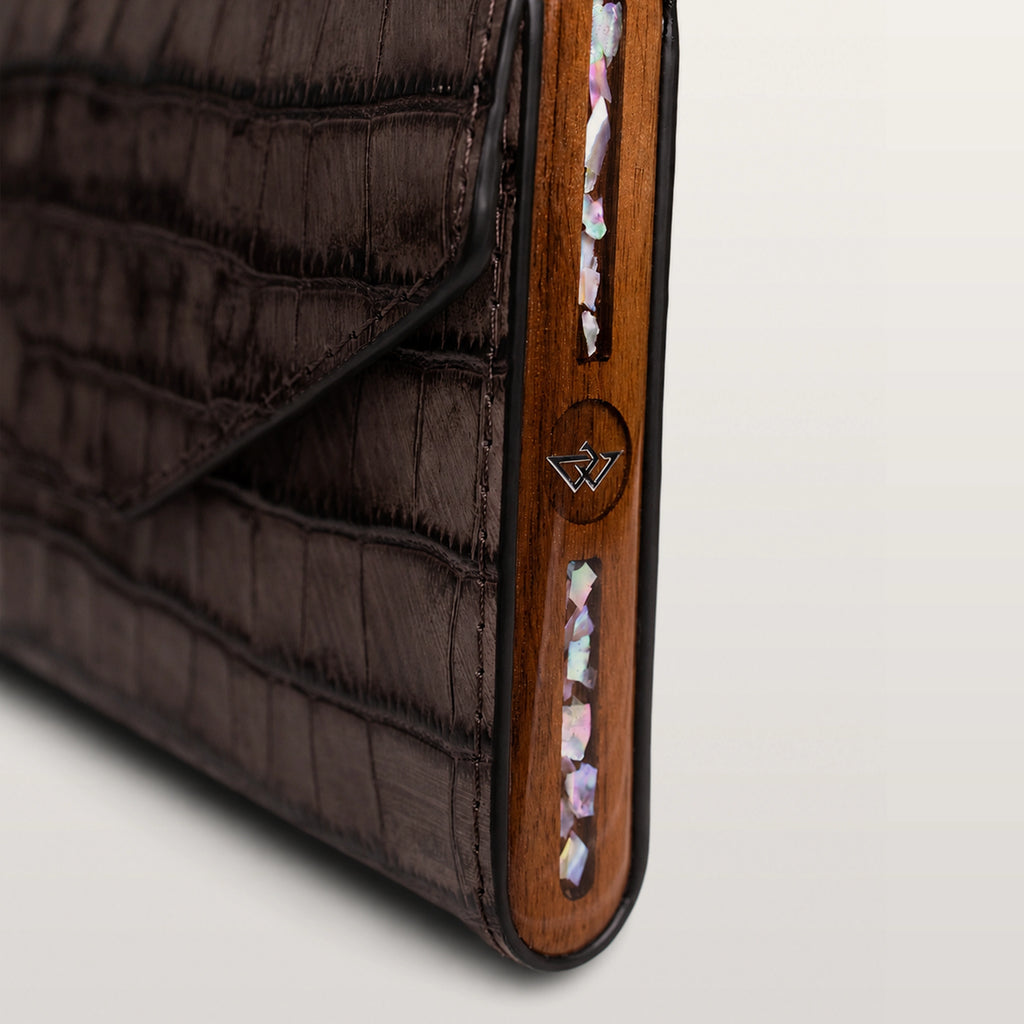 Essence Deep Brown Croco